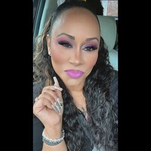 Meet your Posher, Leslie